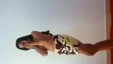 Dokumentasi Gadis Cantik Live Bersantai Kasur