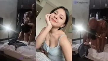 Dokumentasi Kak Leni Cantik Pasrah Kasur Threesome