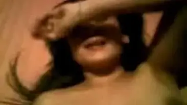 Gadis Cantik Pasrah Goyang Kasur Bareng Pacar