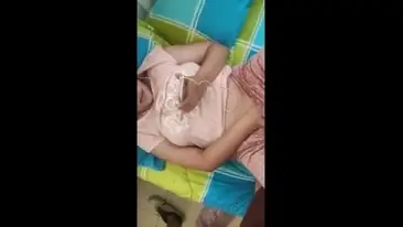 Gadis Semok Cantik Pasrah Goyang Kasur Bareng Pacar