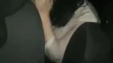 Mahasiswi Cantik Pasrah Goyang Mobil Crot
