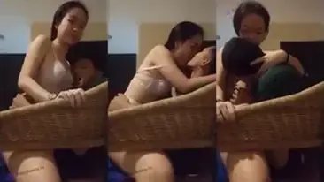 Perhatian Mesra Bersama Pacar Cantik Kasur