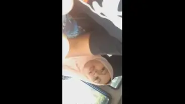 Ukhti Hijab Cantik Pasrah Goyang Mobil Crot