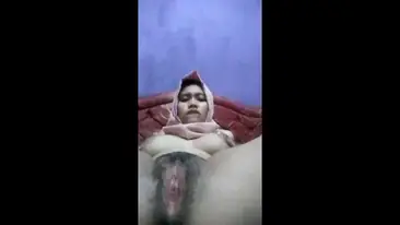 Ukhti Hijab Pink Cantik Pasrah Goyang Kasur